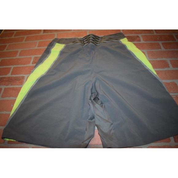 mens under armour gym shorts